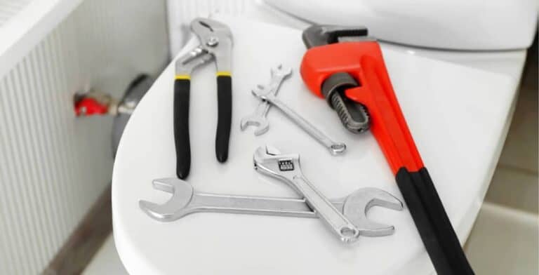 Keep Damage to a Minimum with an Emergency Home Plumbing Kit